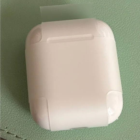 Apple AirPods 2nd Generation with Charging Case - White